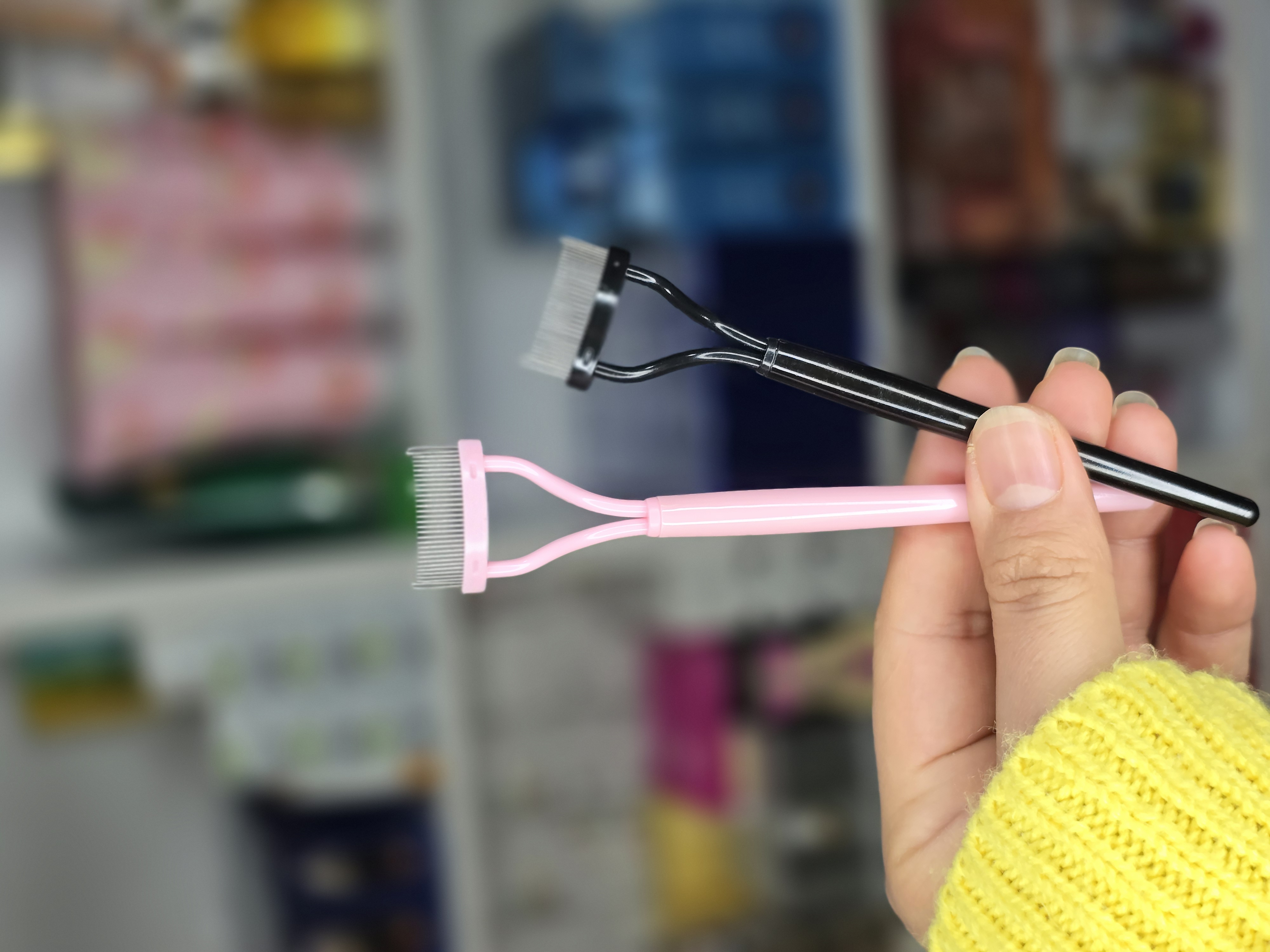 شانه جدا کننده مژه